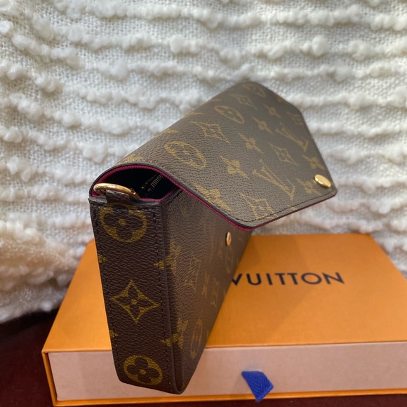 ❤️SOLD LV Felicie Pochette❤️ - Picture 11 of 11